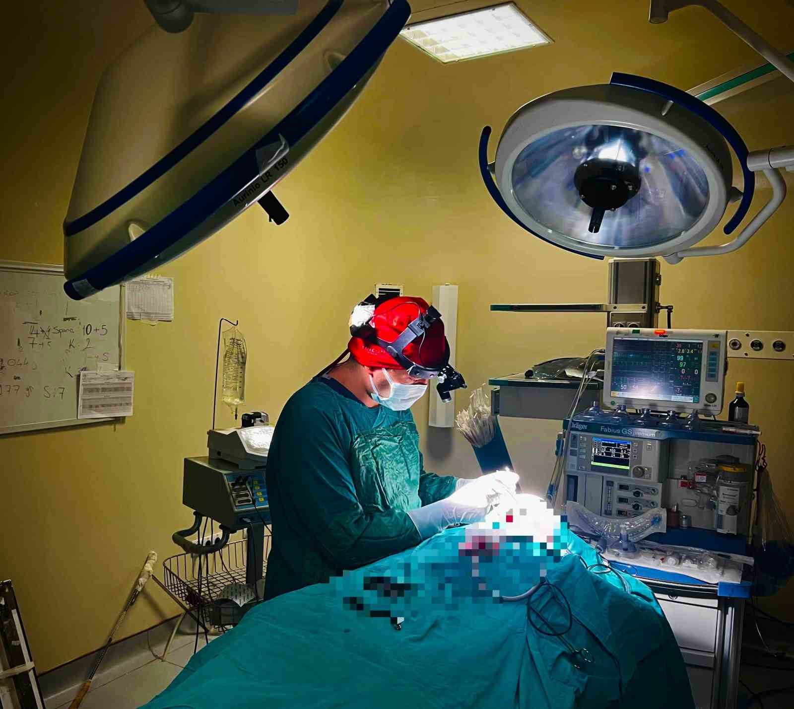 Siirt’te nitelikli burun ameliyatı gerçekleştirildi