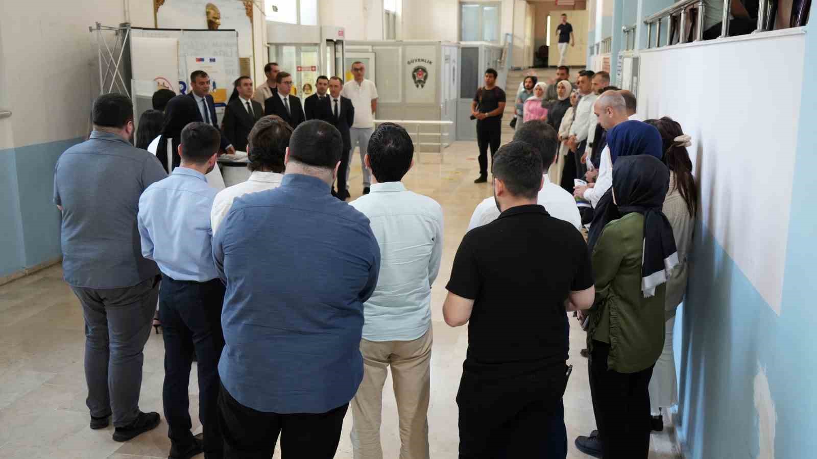 Sakarya&rsquo;da uzlaştırma başarıyla işliyor: Her iki dosyadan biri mahkemeye gitmeden &ccedil;&ouml;z&uuml;l&uuml;yor
