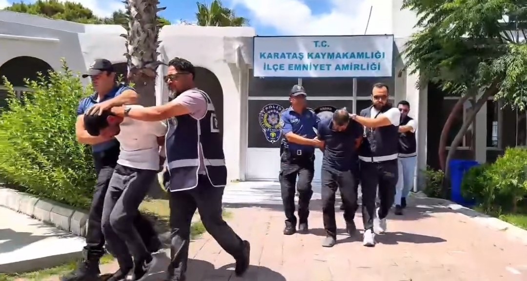 Kaymakamlığı taşlayan ş&uuml;pheli tutuklandı
