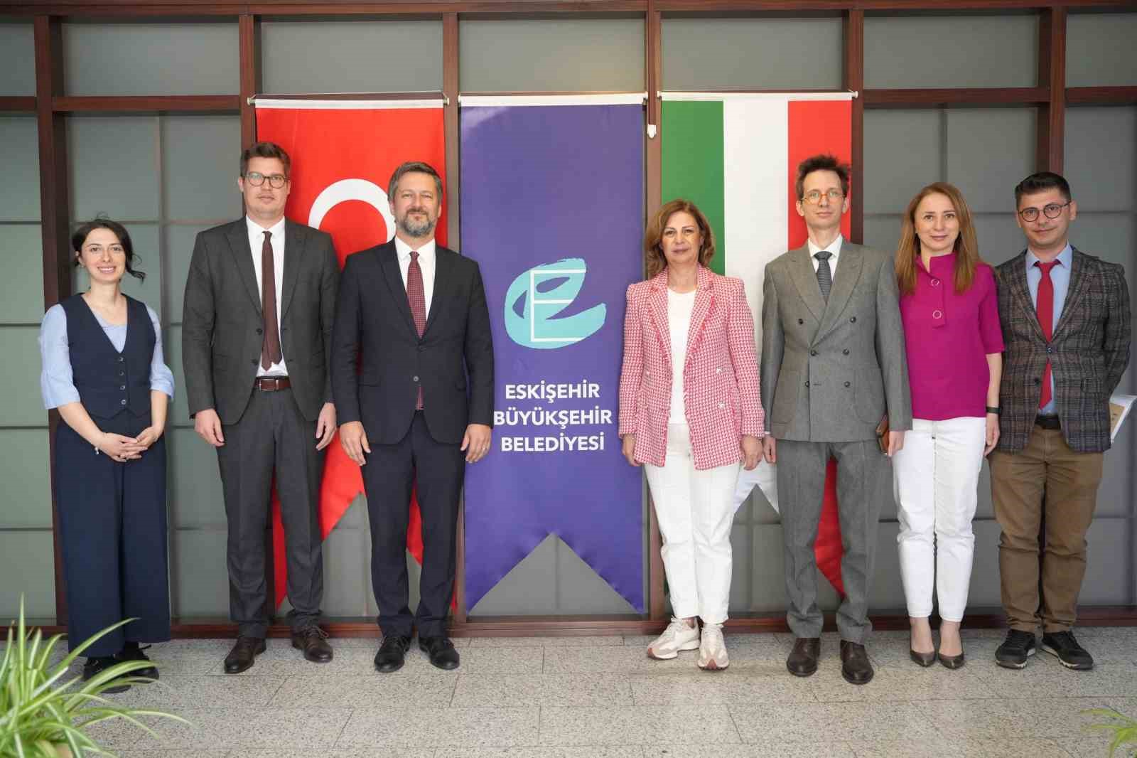 Macaristan B&uuml;y&uuml;kel&ccedil;isi Mtis Başkan &Uuml;nl&uuml;ce&rsquo;yi ziyaret etti
