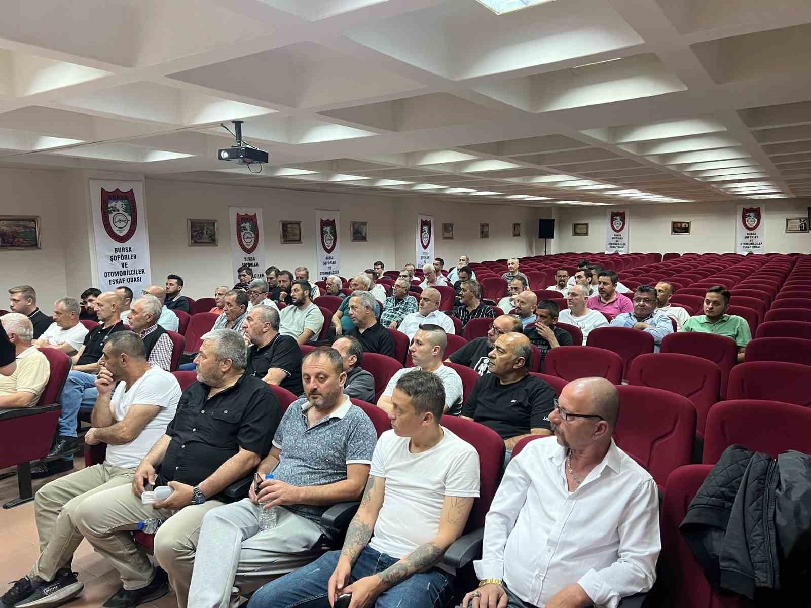 Ticari araç sürücülerine fermuar sistemi anlatıldı