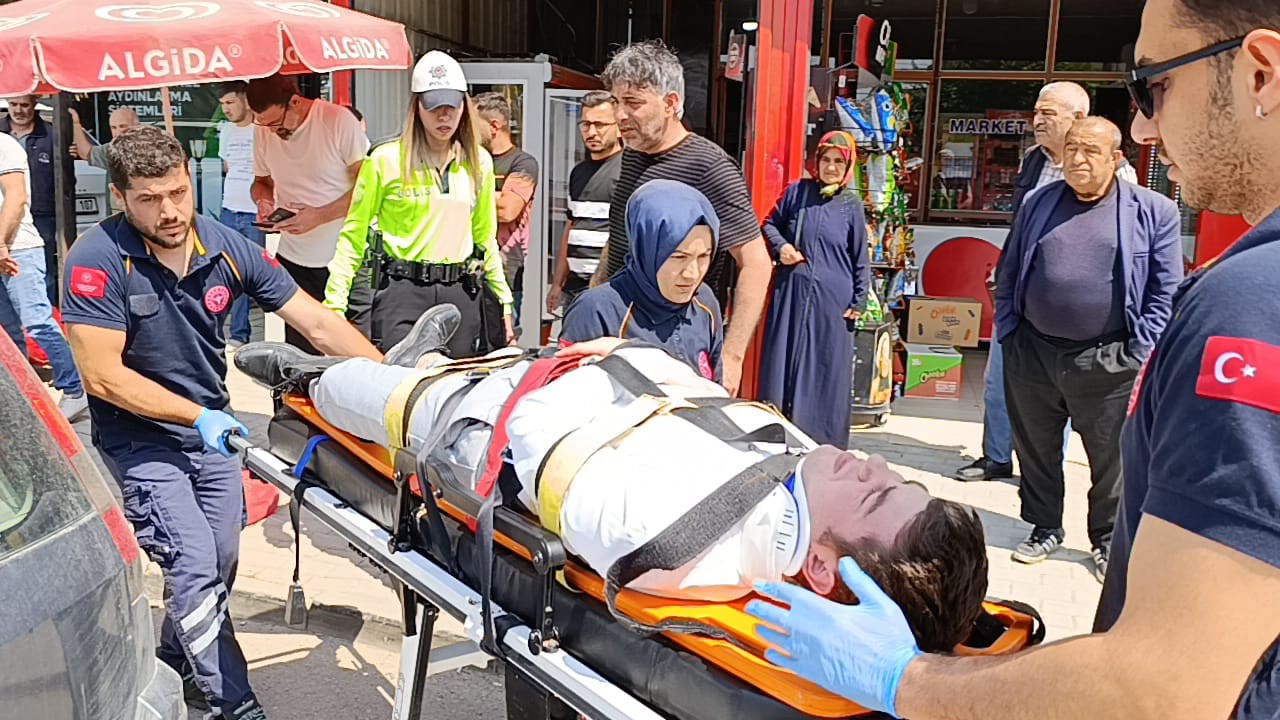 Otomobilin çarptığı motosikletli yaralandı