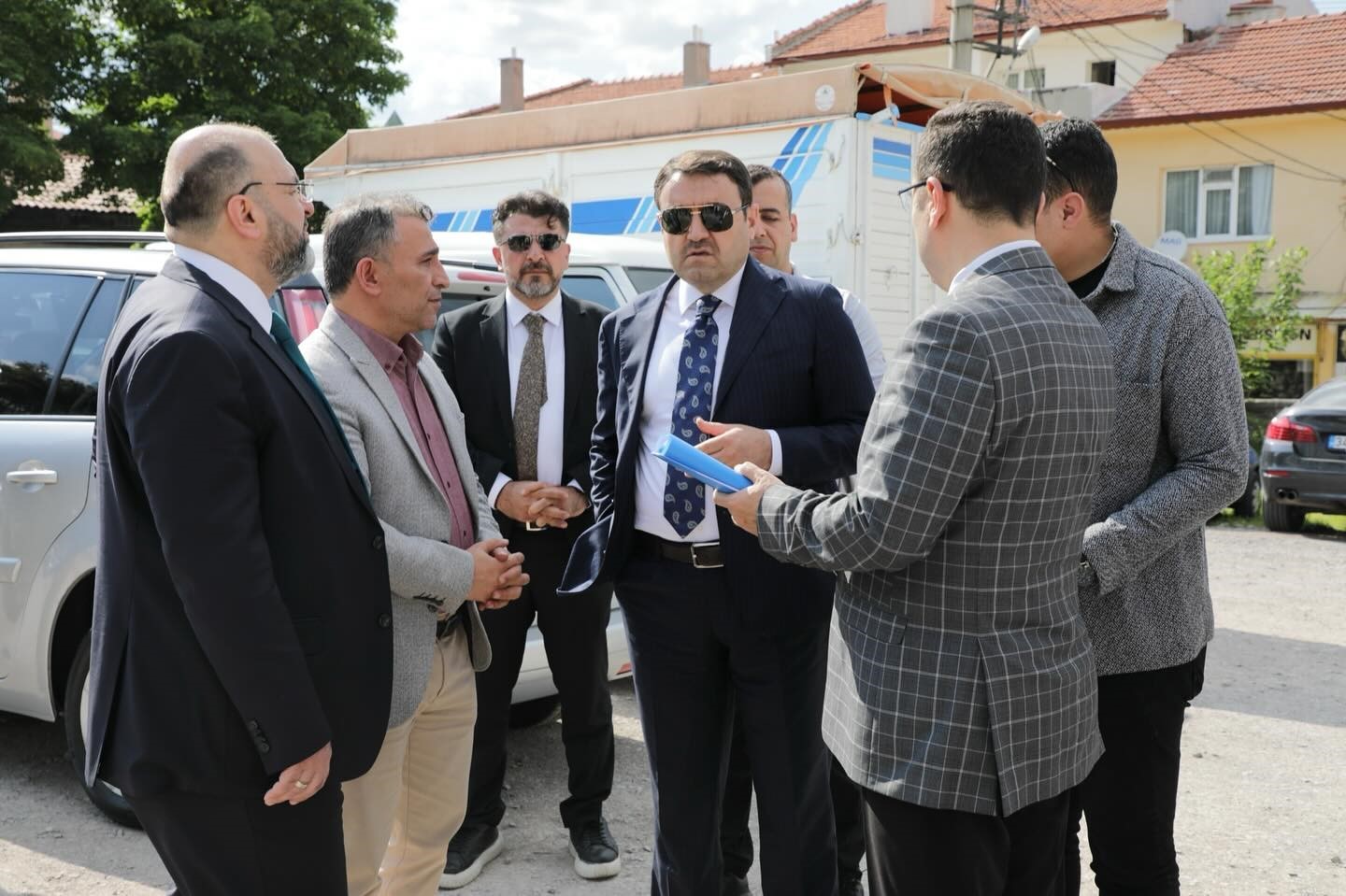 Vali Musa Işın, &rsquo;Balıklı Mahallesi Kentsel D&ouml;n&uuml;ş&uuml;m Proje Alanı&rsquo;nda incelemelerde bulundu
