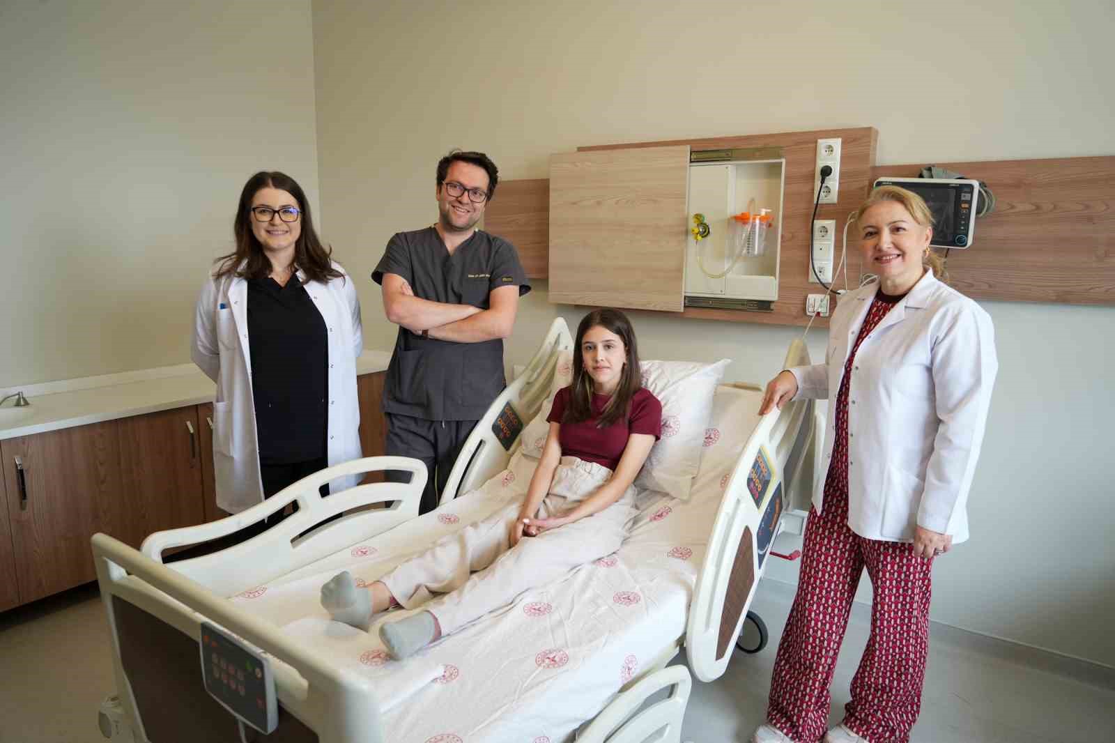 Kesilmek üzere olan bacak doktorların dikkatli müdahalesiyle kurtarıldı