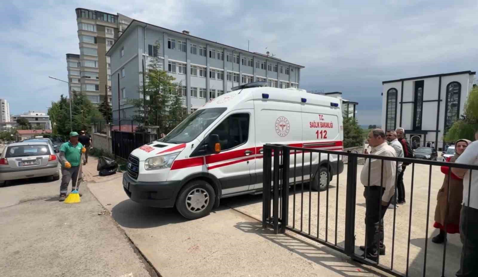 Samsun’da okulda zehirlenme şüphesi: 4 öğrenci hastaneye kaldırıldı