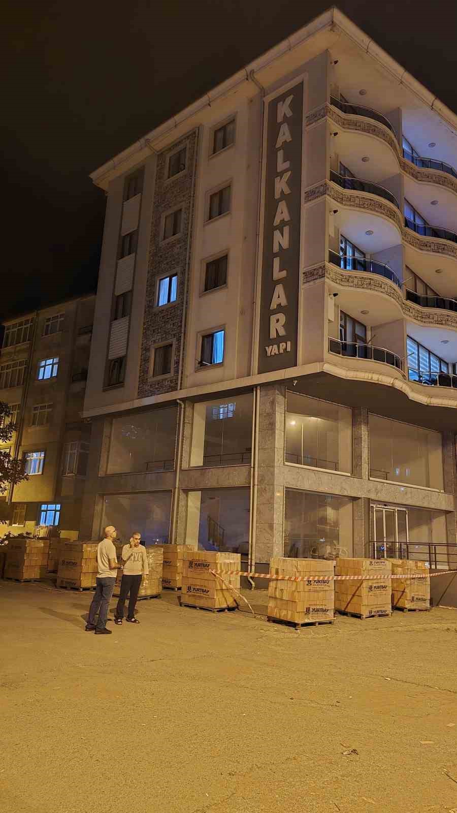Apartmanın ortak kullanım alanları kapatılan sakinler ortak alanları kullanamıyor
