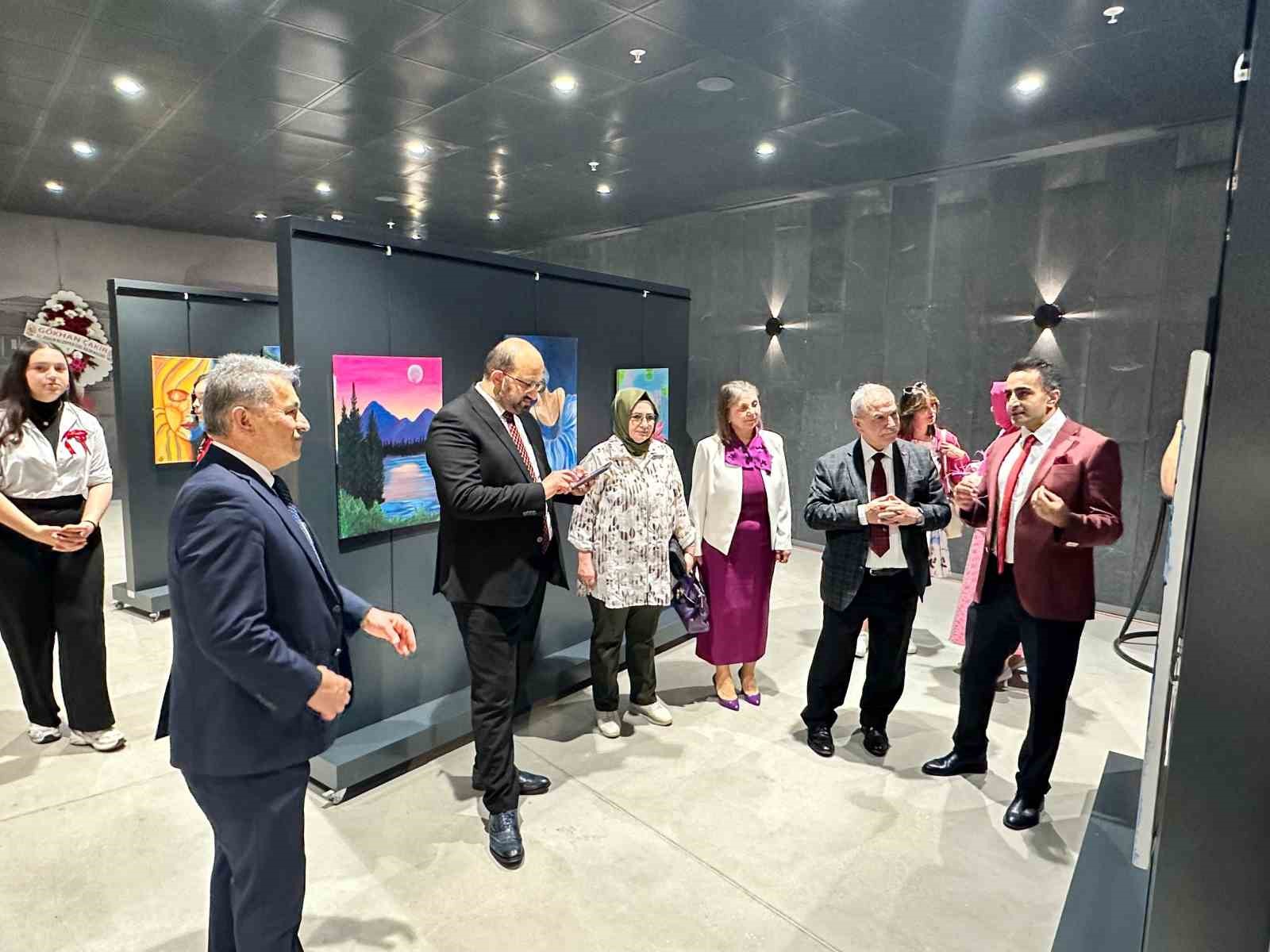60 öğrencinin resmi, Samsun Müzesi’nde sergilendi
