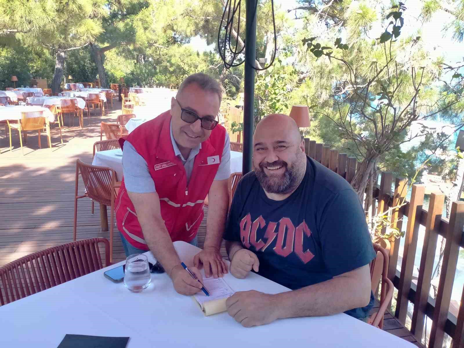 Ünlü şeflerden Kızılay’a kurban bağışı