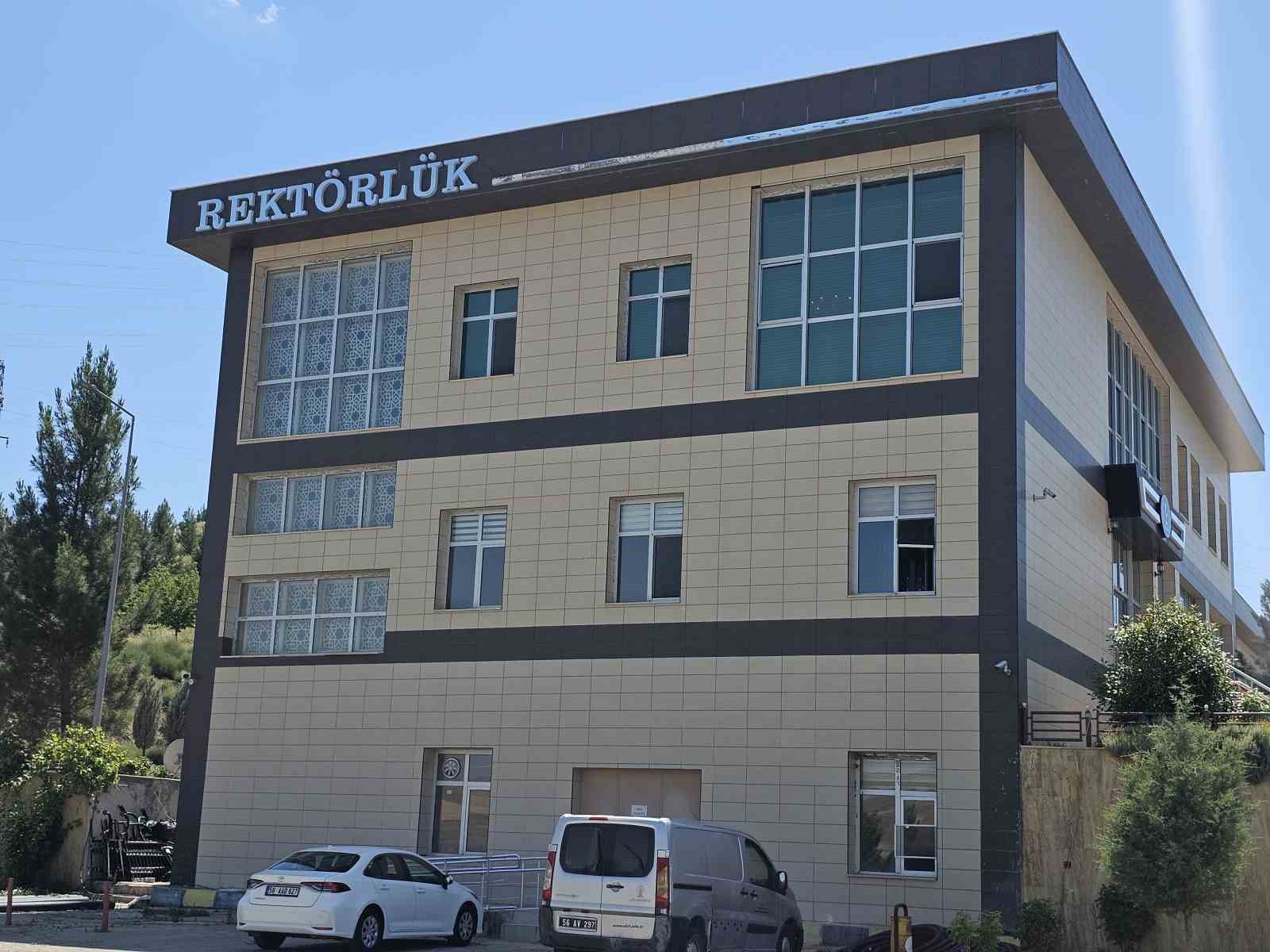 Siirt &Uuml;niversitesi&rsquo;nde yolsuzluk iddiasıyla devam eden soruşturma derinleşiyor
