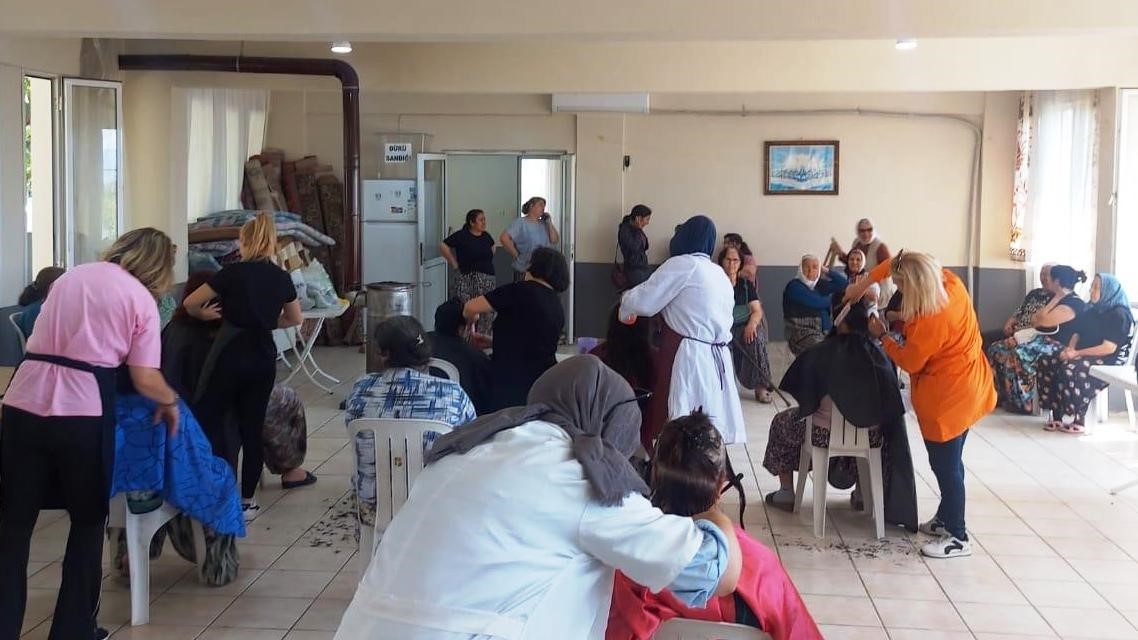 Edremit Halk Eğitimi Merkezi’nden ücretsiz kuaför hizmeti