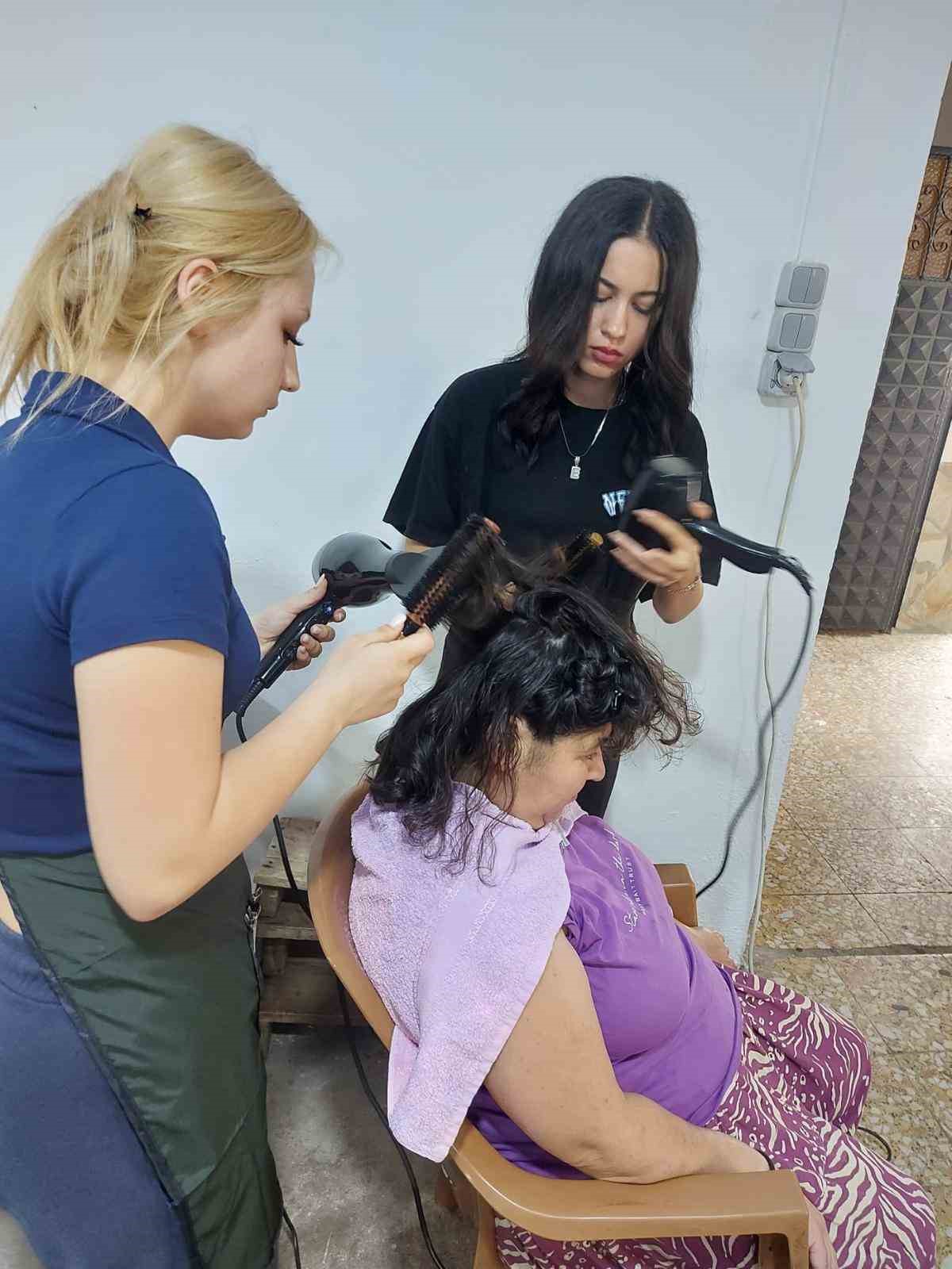 Edremit Halk Eğitimi Merkezi&rsquo;nden &uuml;cretsiz kuaf&ouml;r hizmeti
