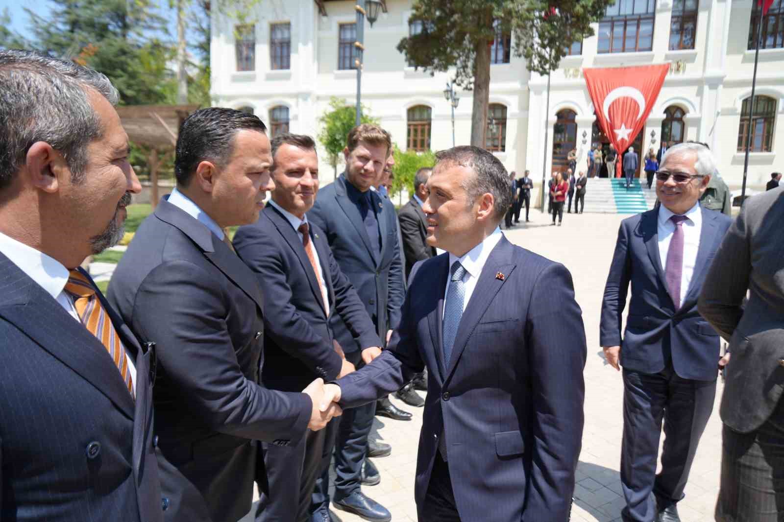 Bilecik Valiliğine atanan Faik Oktay S&ouml;zer g&ouml;reve başladı
