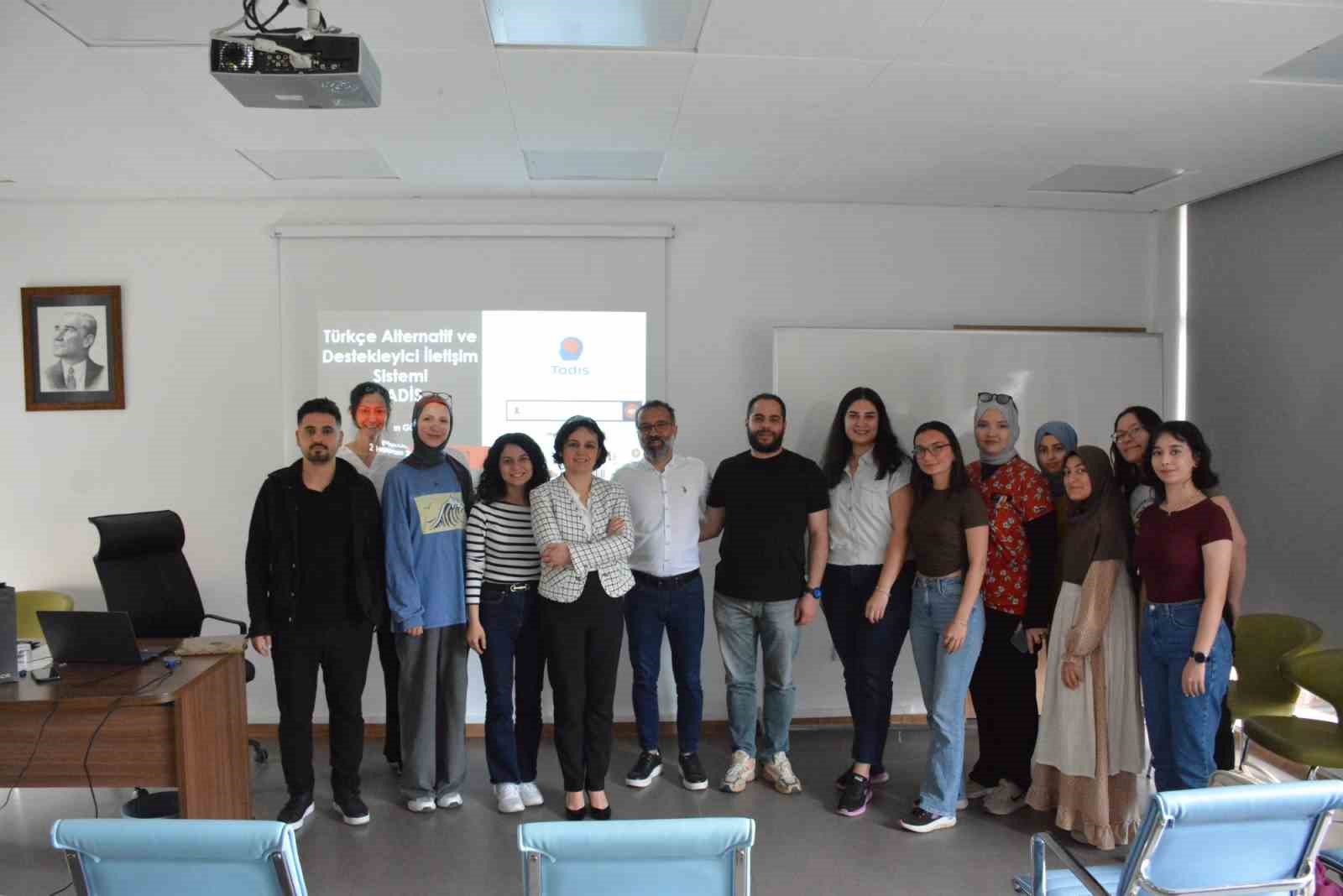 DİLKOM’da "Türkçe Alternatif Destekleyici ve İletişim Sistemi" eğitimi gerçekleştirildi