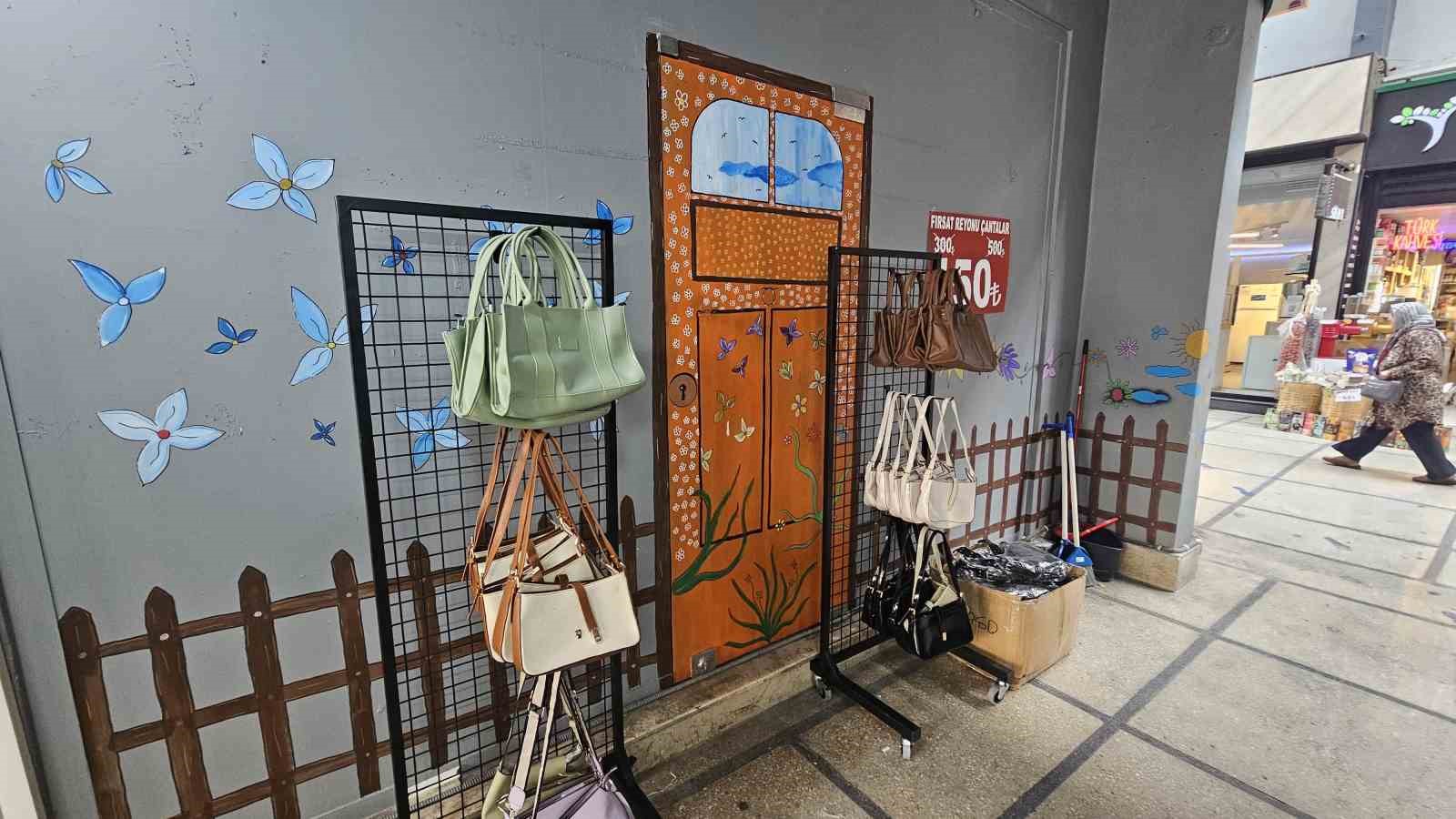 Sanata ticari g&ouml;lge: Duvar resimleri fırsat reyonuna kurban gitti
