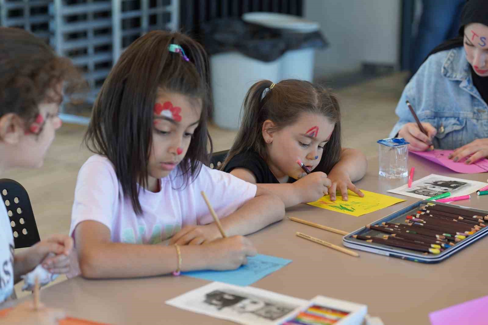 Engelsiz kamp y&uuml;zleri g&uuml;ld&uuml;rd&uuml;
