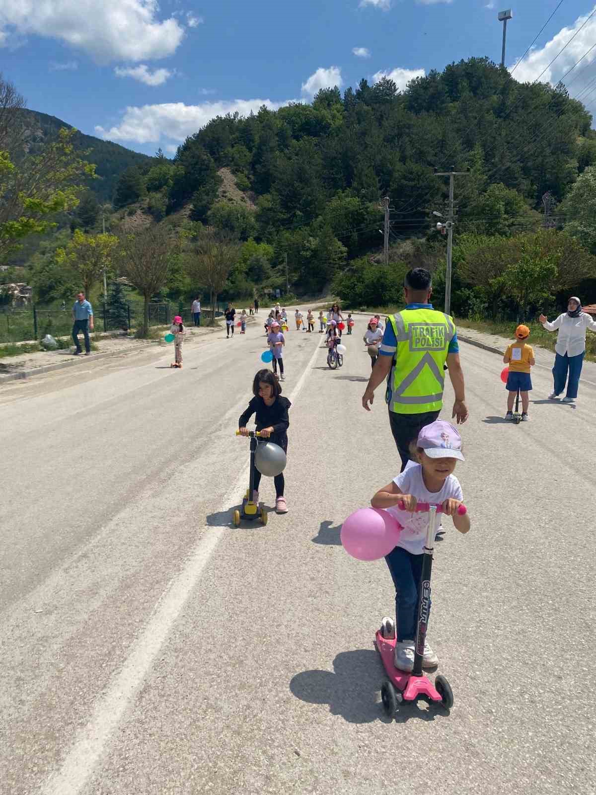 Minikler Dünya Bisiklet Günü’nü coşkuyla kutladı
