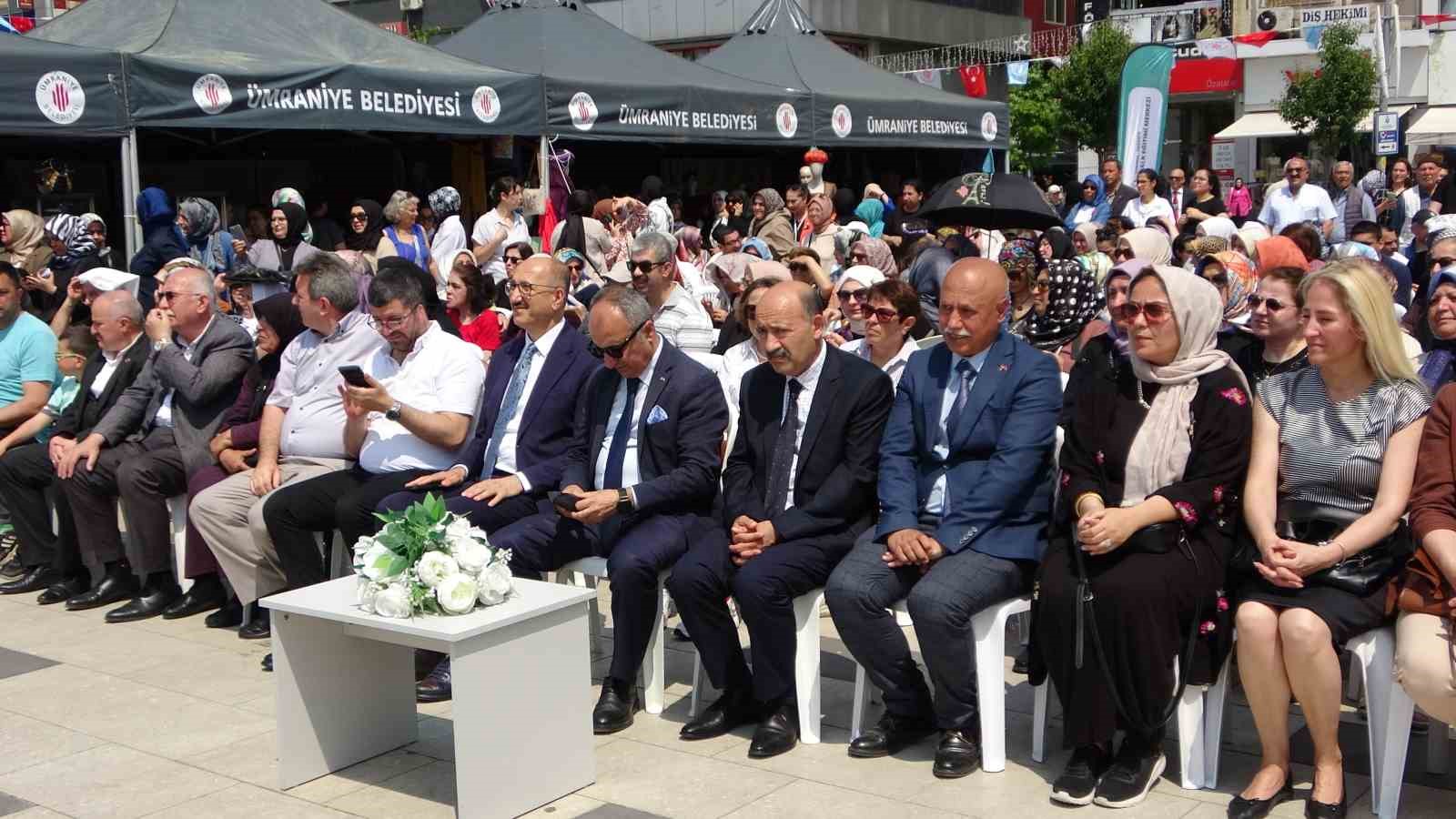 &Uuml;mraniye&rsquo;de &lsquo;Halk Eğitimi Merkezi Yıl Sonu Sergisi&rsquo; a&ccedil;ıldı
