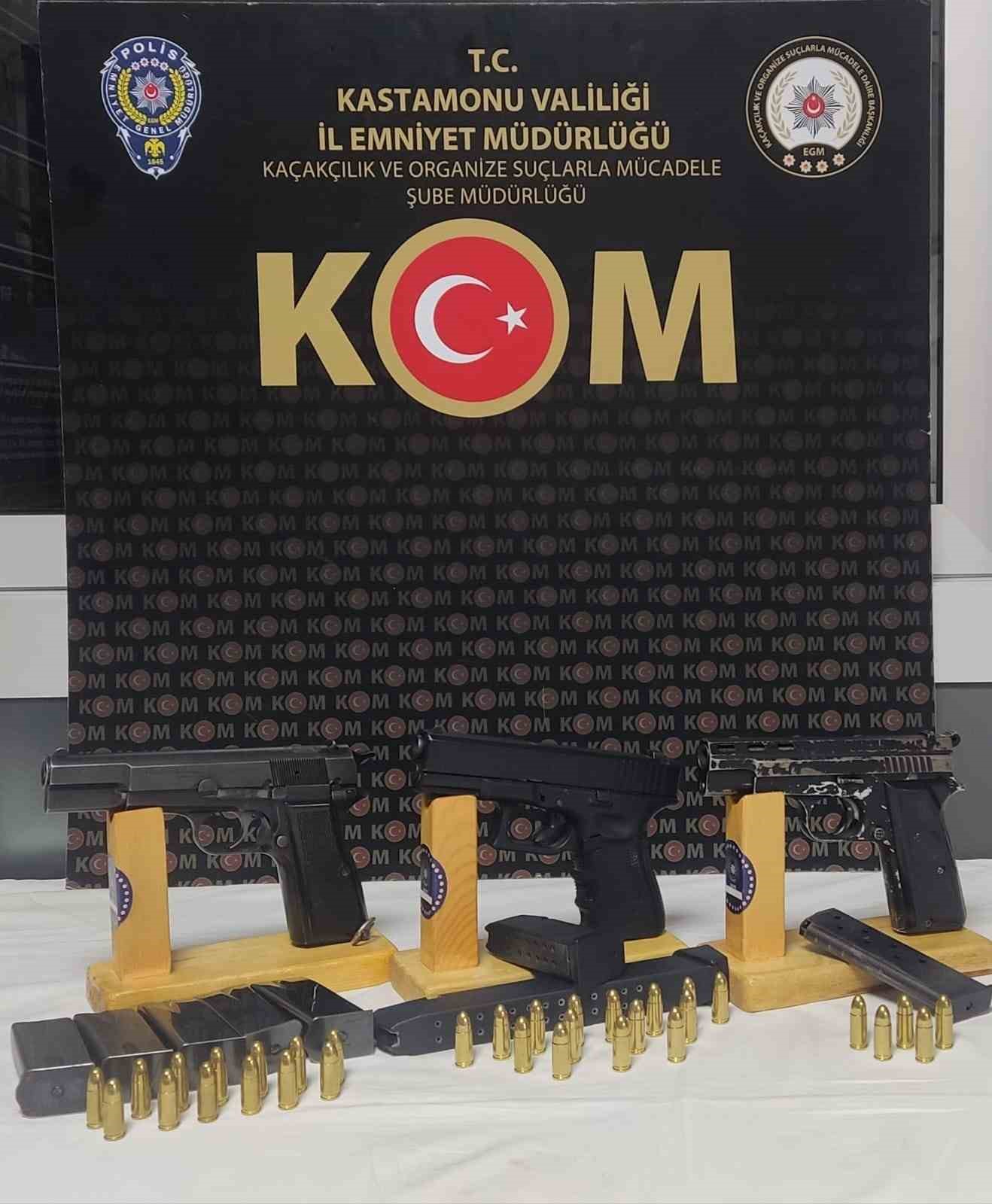 Kastamonu’da kaçak silah operasyonu: 4 gözaltı