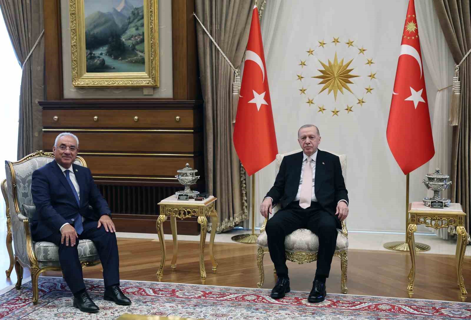 Cumhurbaşkanı Erdoğan, DSP Genel Başkanı Aksakal’ı kabul etti