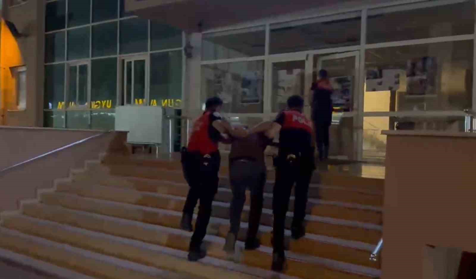 Hatay’da hapis cezasıyla aranan 2 kişi tutuklandı