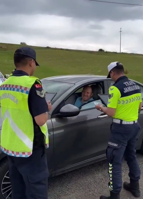 Bayburt’ta bayram tedbirleri kapsamında yol güvenlikleri alındı