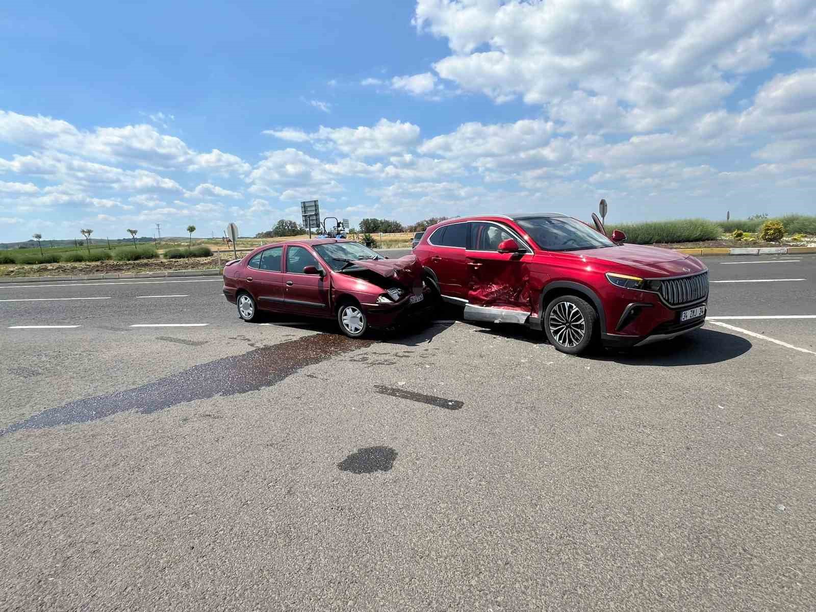 Muratlı’da trafik kazası: 3 yaralı