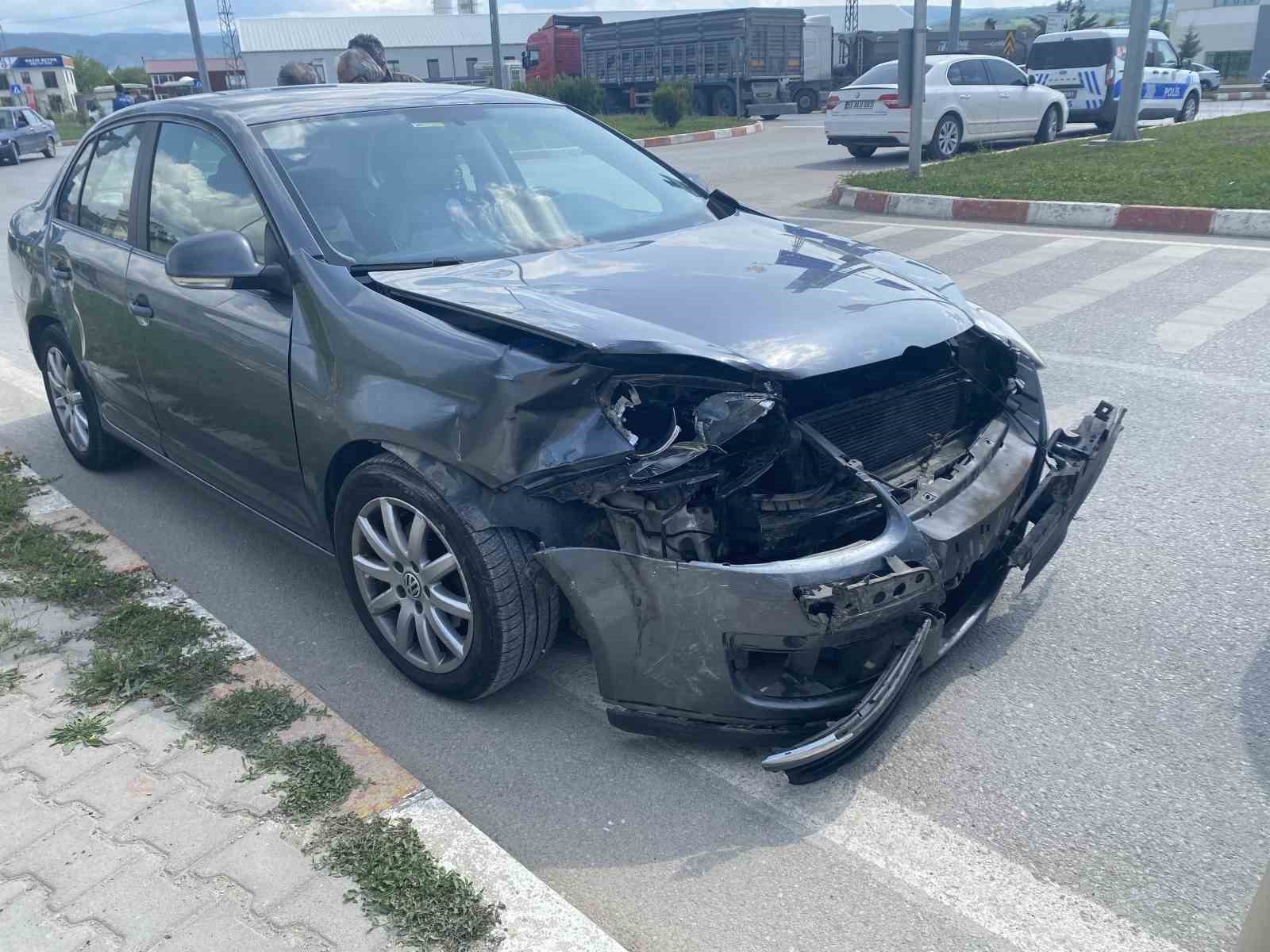 Samsun’da iki otomobil çarpıştı: 1 yaralı