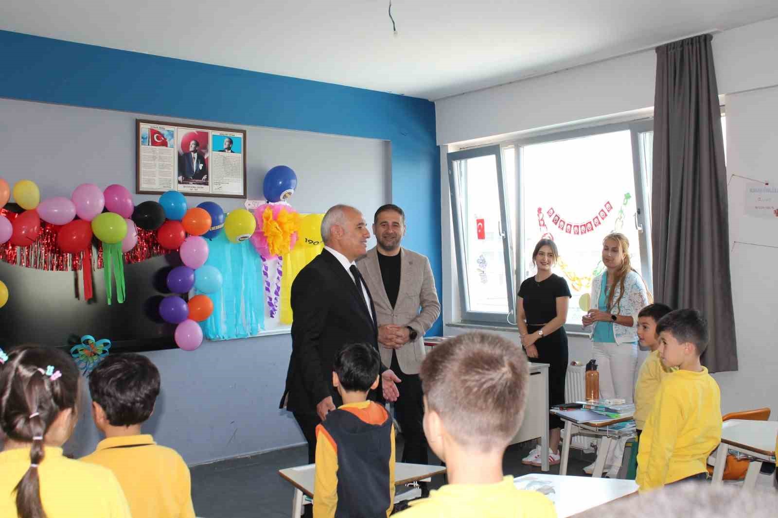 Şehit Polis &Ouml;zg&uuml;r Bar&ccedil;ın&rsquo;ın oğluna doğum g&uuml;n&uuml; s&uuml;rprizi
