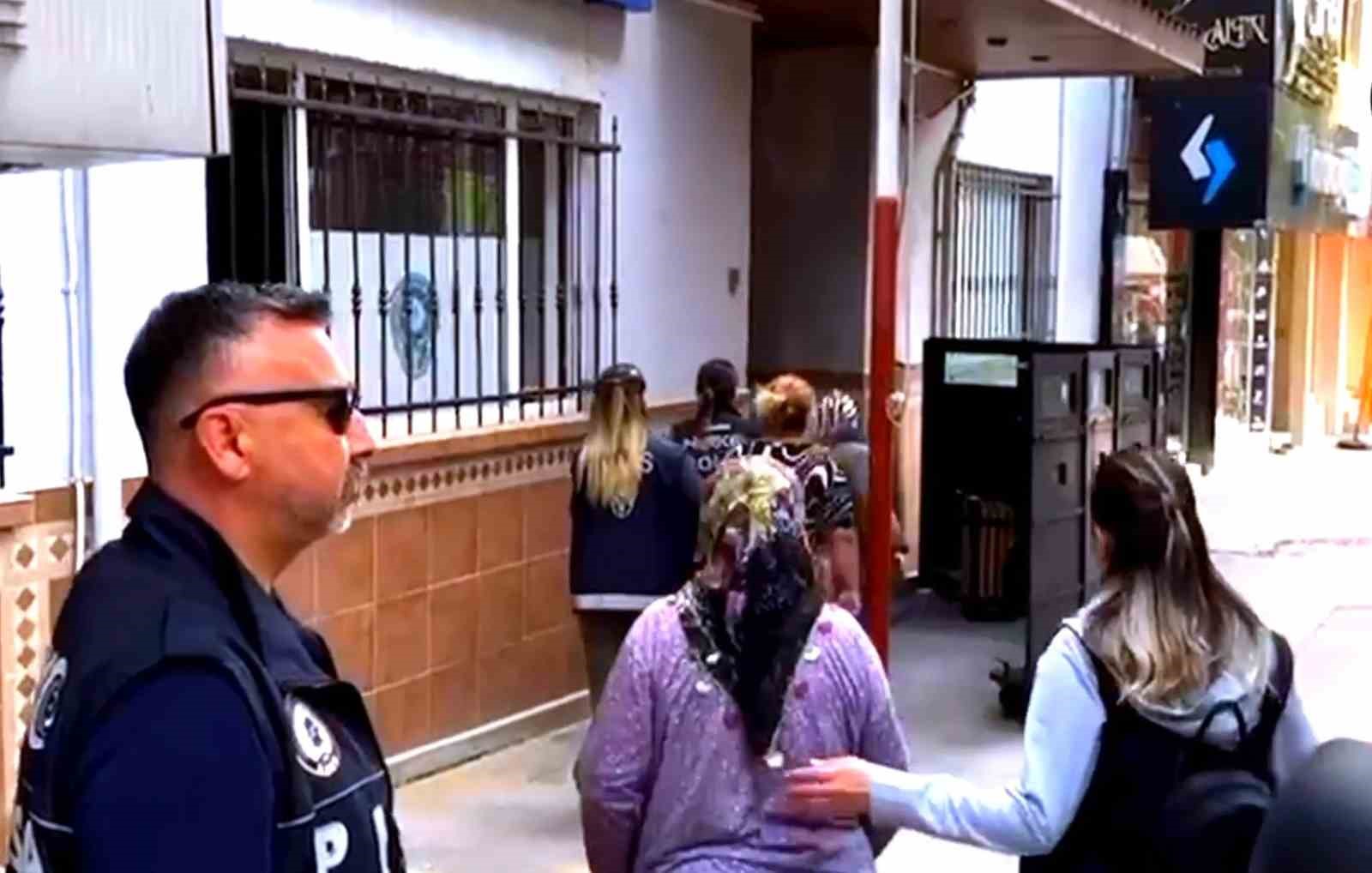 Manisa’da zehir tacirlerine darbe: 8 kişi tutuklandı