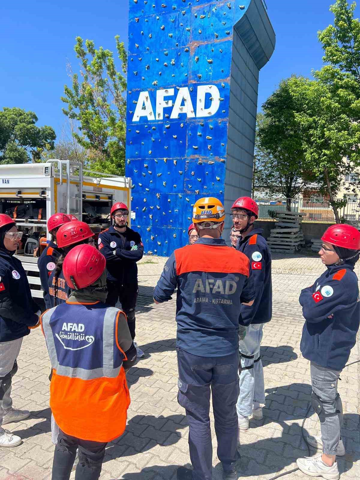 AFAD’tan Bitlis Genç Kızılay ekibine eğitim