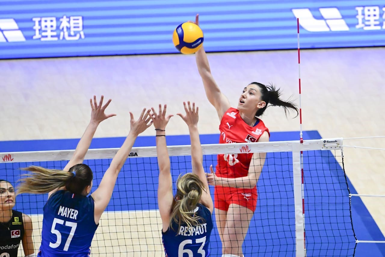 A Milli Kadın Voleybol Takımı, Milletler Ligi’ne galibiyetle başladı
