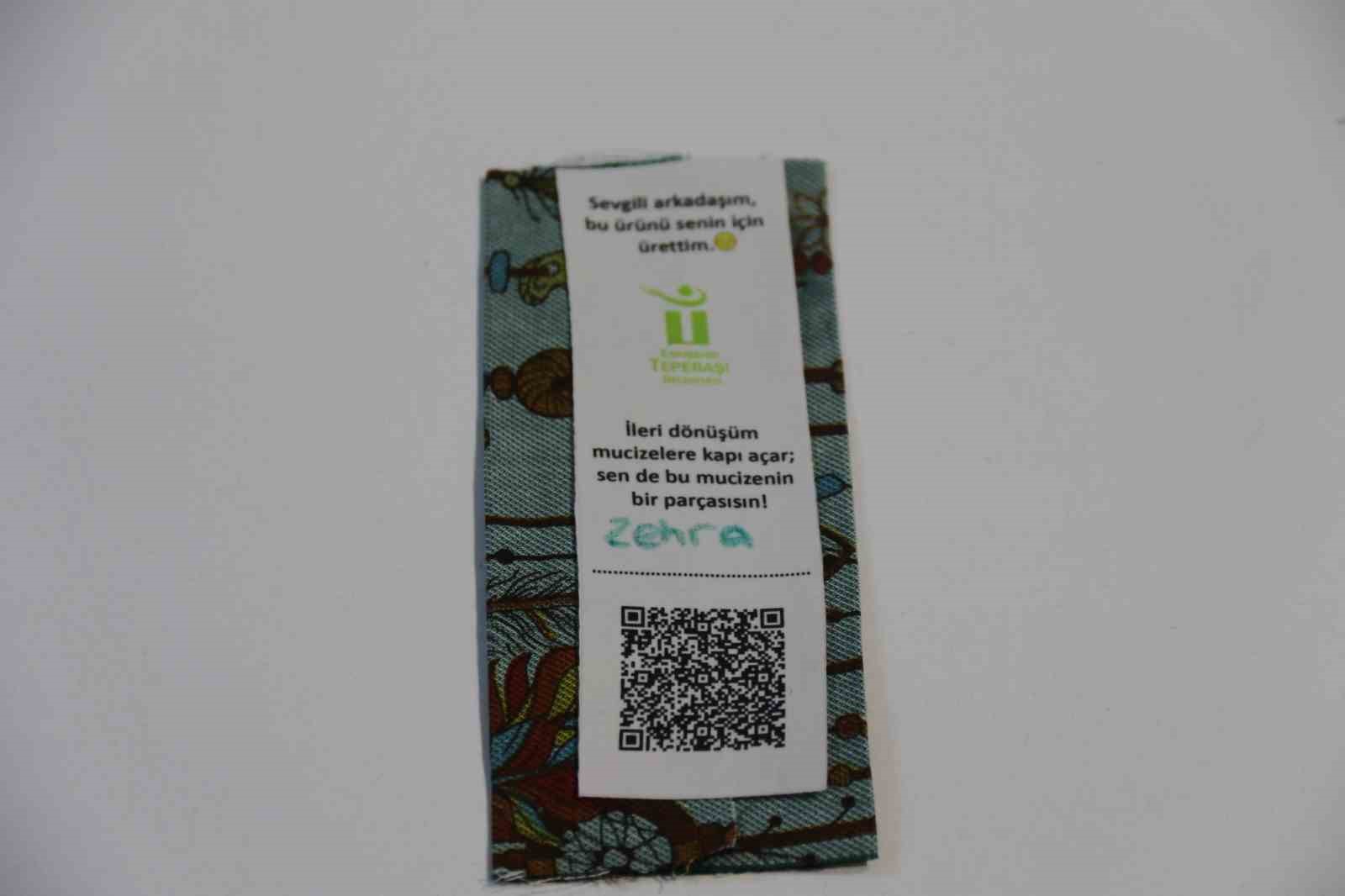 (&Ouml;zel) Atık kumaşlardan kitap ayracı &uuml;retiyorlar
