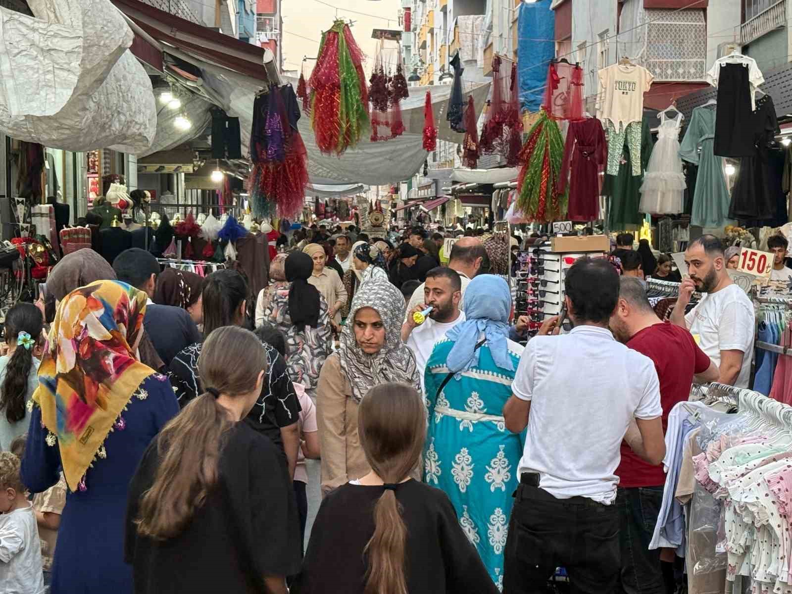 Diyarbakır’da Kurban Bayramı öncesi alışveriş yoğunluğu
