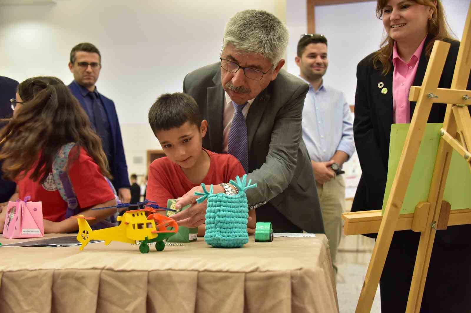 MSKÜ’de sosyal sorumluluk projesi: ’Sürdürülebilirliğe merhaba de’ sergisi açıldı