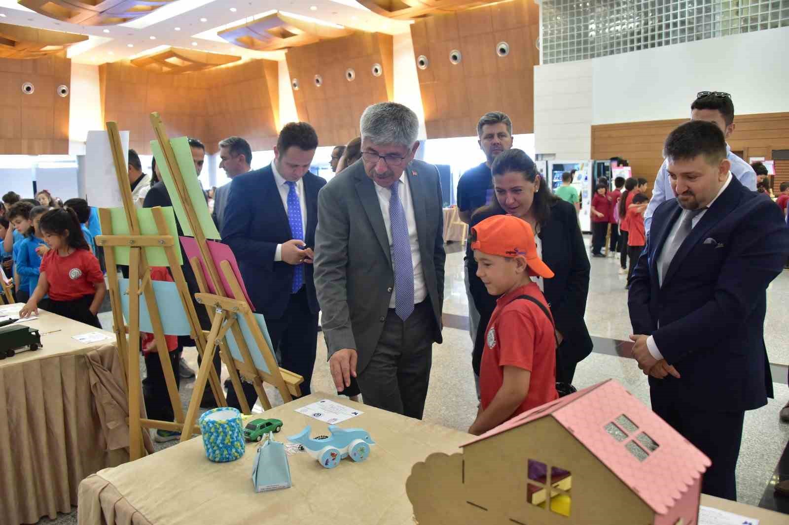 MSKÜ’de sosyal sorumluluk projesi: ’Sürdürülebilirliğe merhaba de’ sergisi açıldı
