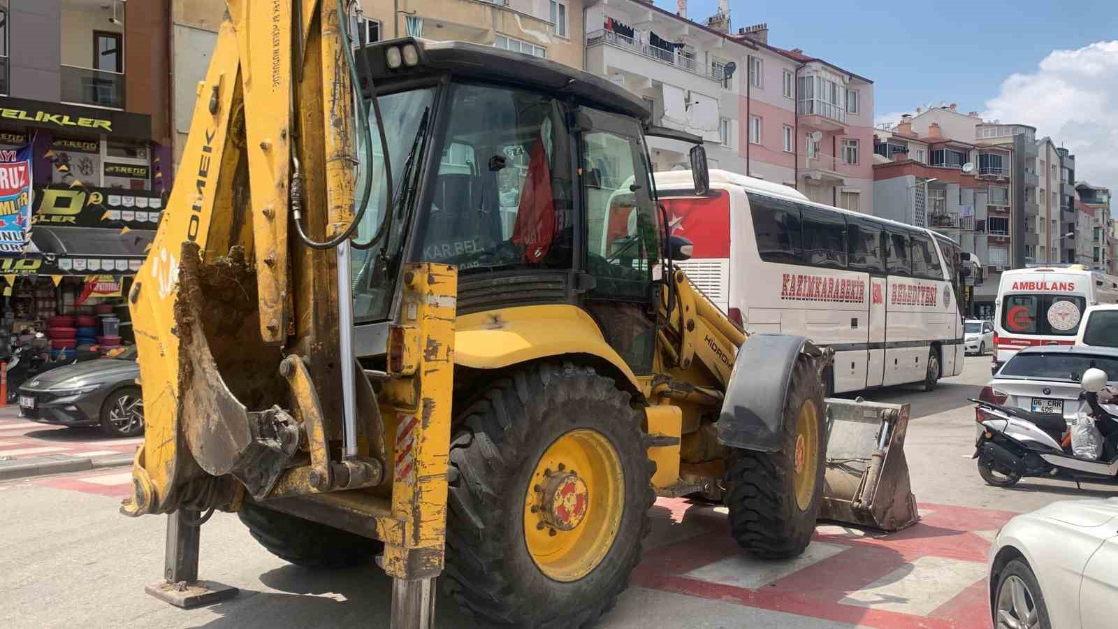 Karaman&rsquo;da kep&ccedil;e ile &ccedil;arpışan elektrikli bisikletli &ccedil;ocuk yaralandı
