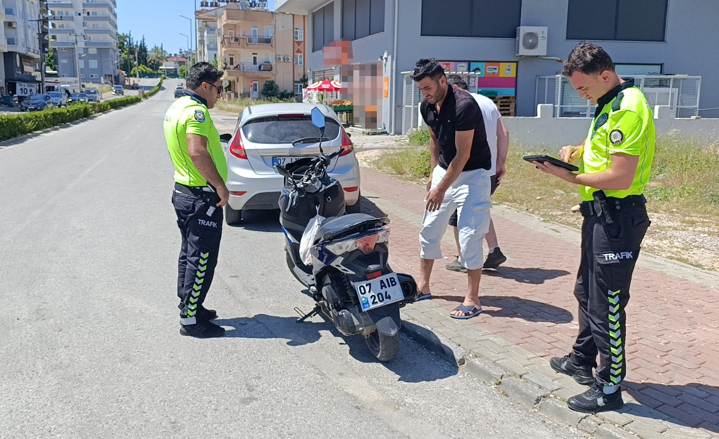 Dikkatsiz manevra kazayı beraberinde getirdi
