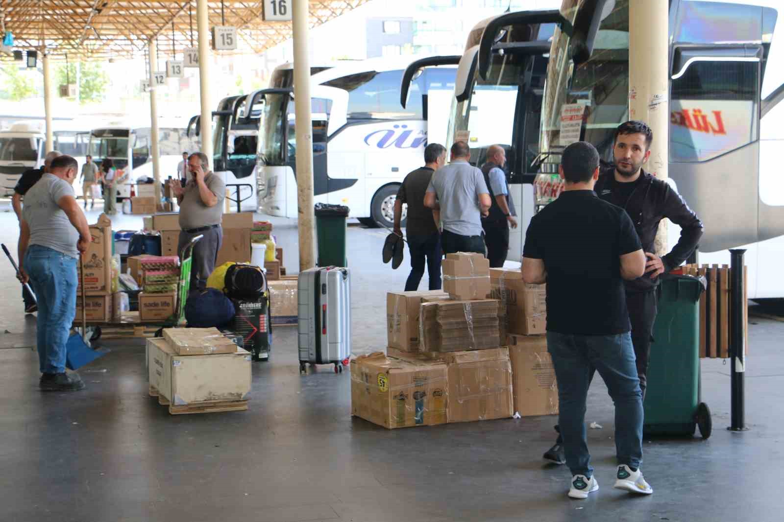Diyarbakır otogarında bayram sessizliği sürüyor