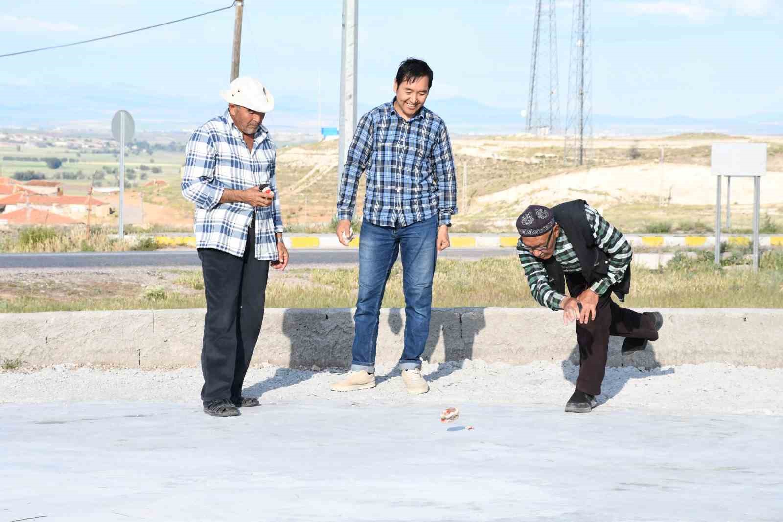 Kırgız Türkleri binlerce yıllık ata mirası olan ‘aşık oyunu’ geleneğini yaşatıyorlar