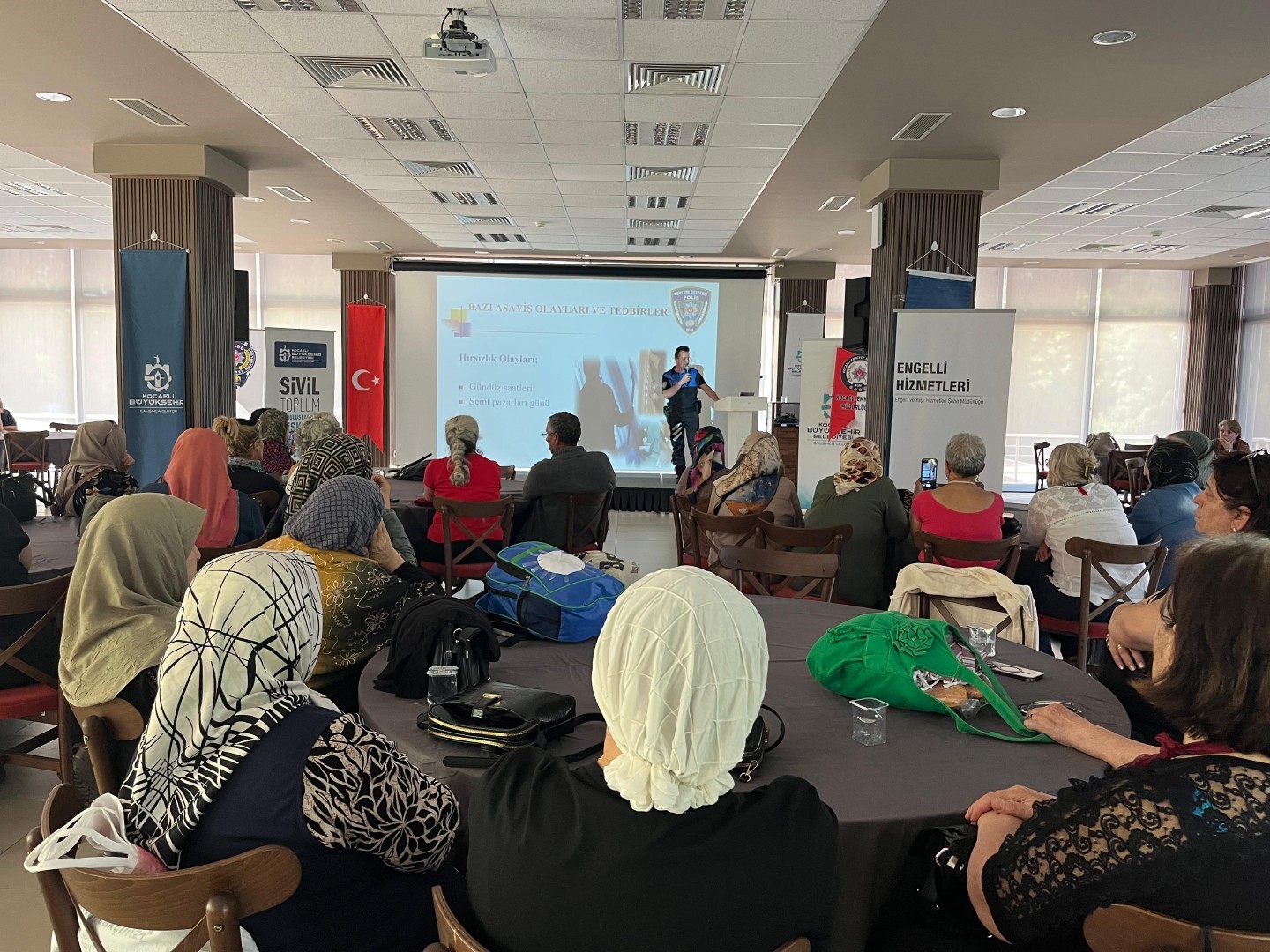 60 yaş üstü vatandaşlara dolandırıcılığa karşı eğitim