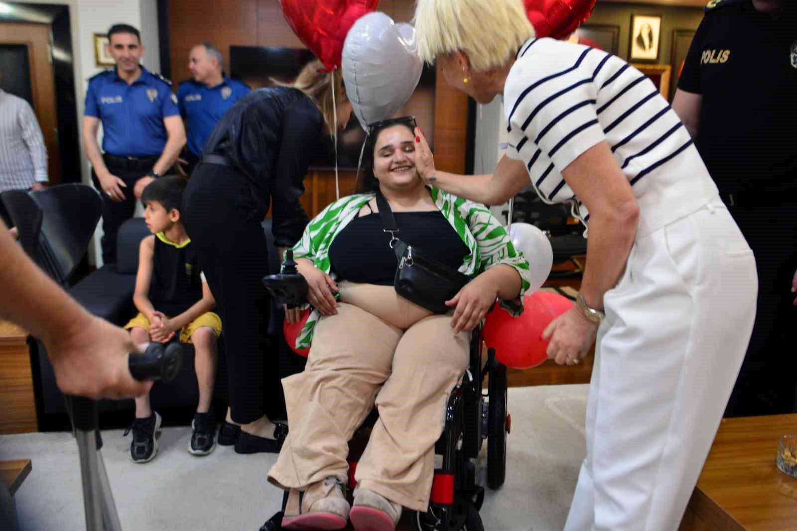 Devriyede gördükleri Zozan’a bayram sürprizi: Hayalini kurduğu akülü sandalye gerçek oldu