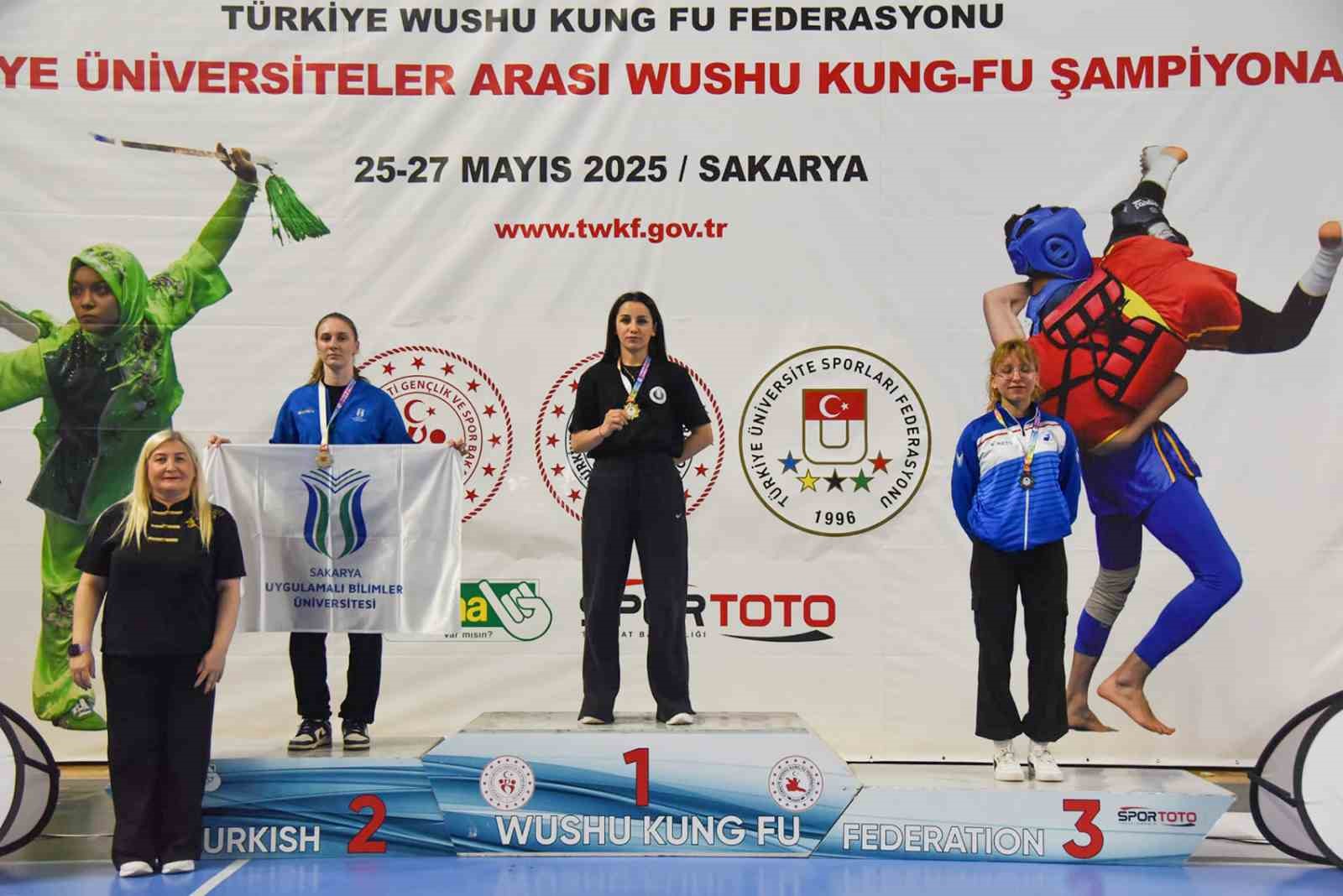 Wushu Kung-Fu’da iki gümüş madalya kazandılar
