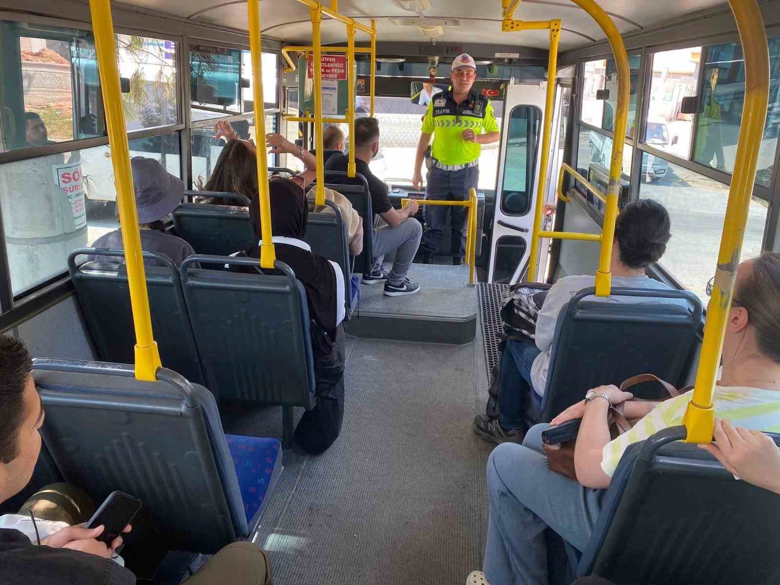 Aydın jandarmasından bayram &ouml;ncesi trafik bilgilendirmesi
