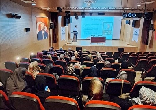 Simav&rsquo;da bayan Kur&rsquo;an kursu &ouml;ğreticilerine seminer
