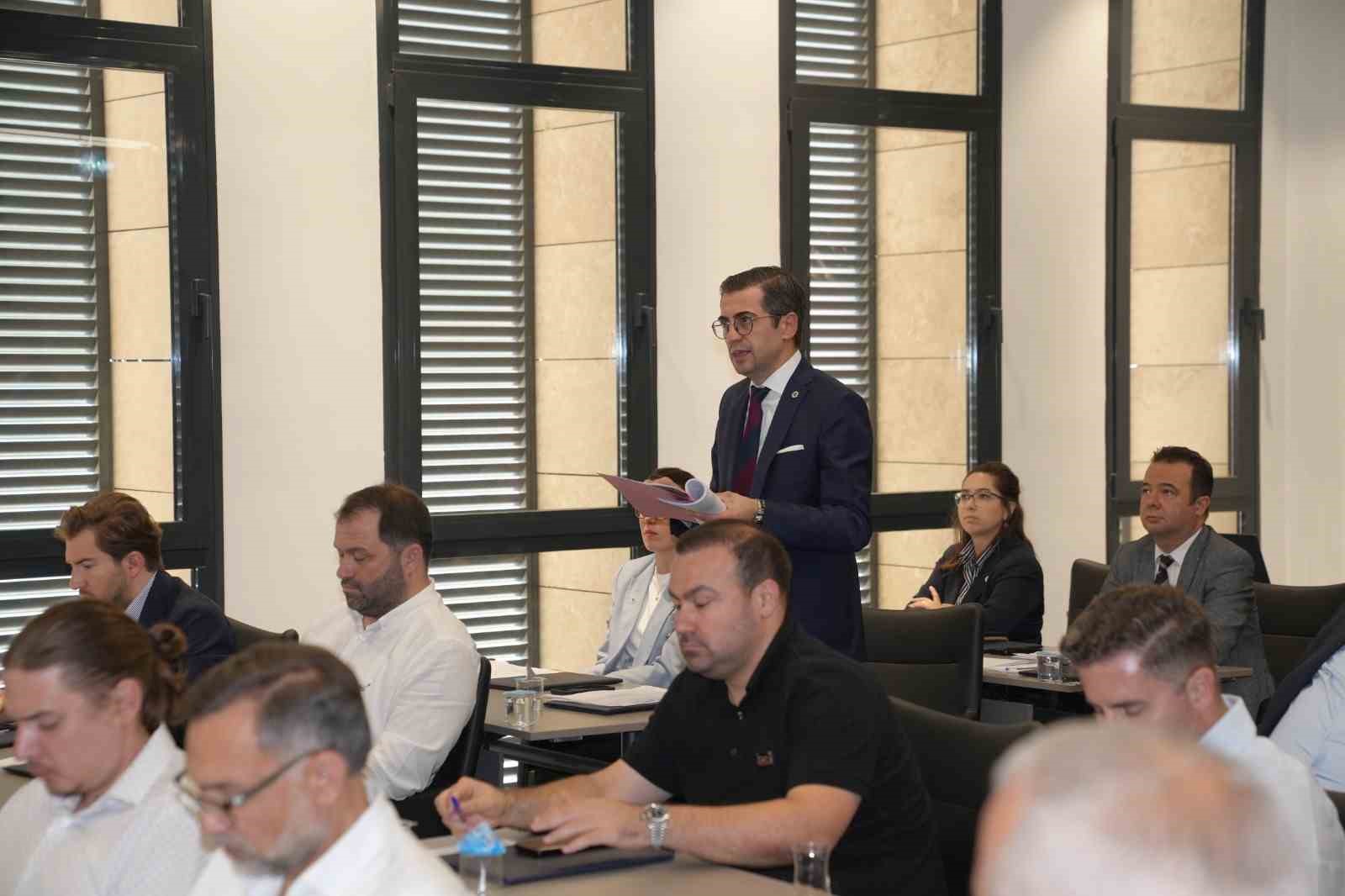DSO Başkanı Kasapoğlu; "Ekonomi politikalarının maliyetini sanayi sırtlıyor"
