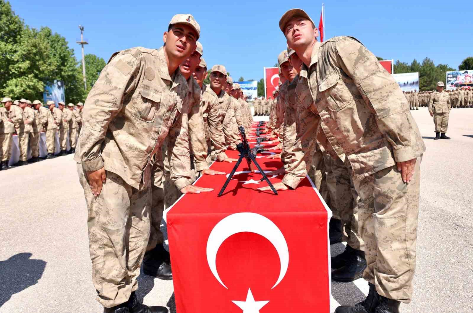 Bilecik’te 2 bin 926 bedelli asker için yemin ve terhis töreni düzenlendi