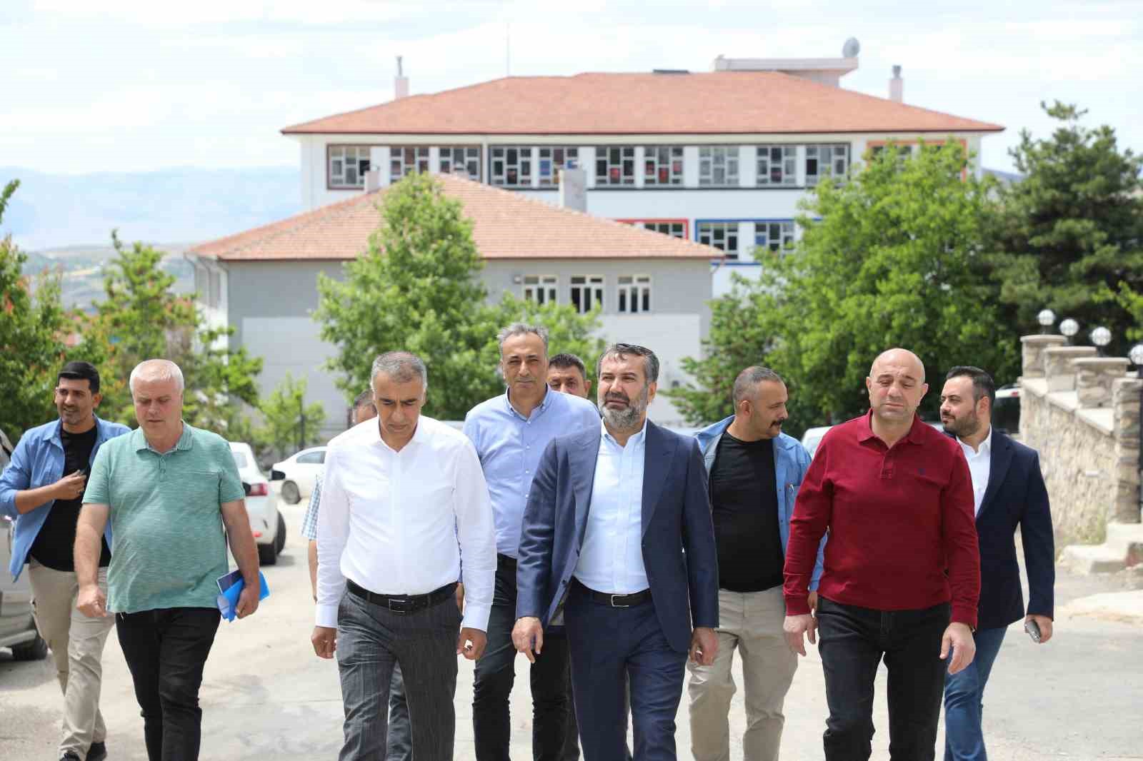 Başkan Şerifoğulları vatandaşlarla bir araya geldi
