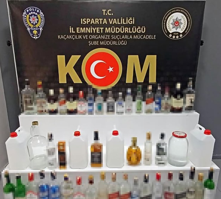 Isparta’da kaçak alkol operasyonu: 27 litre kaçak içki ele geçirildi