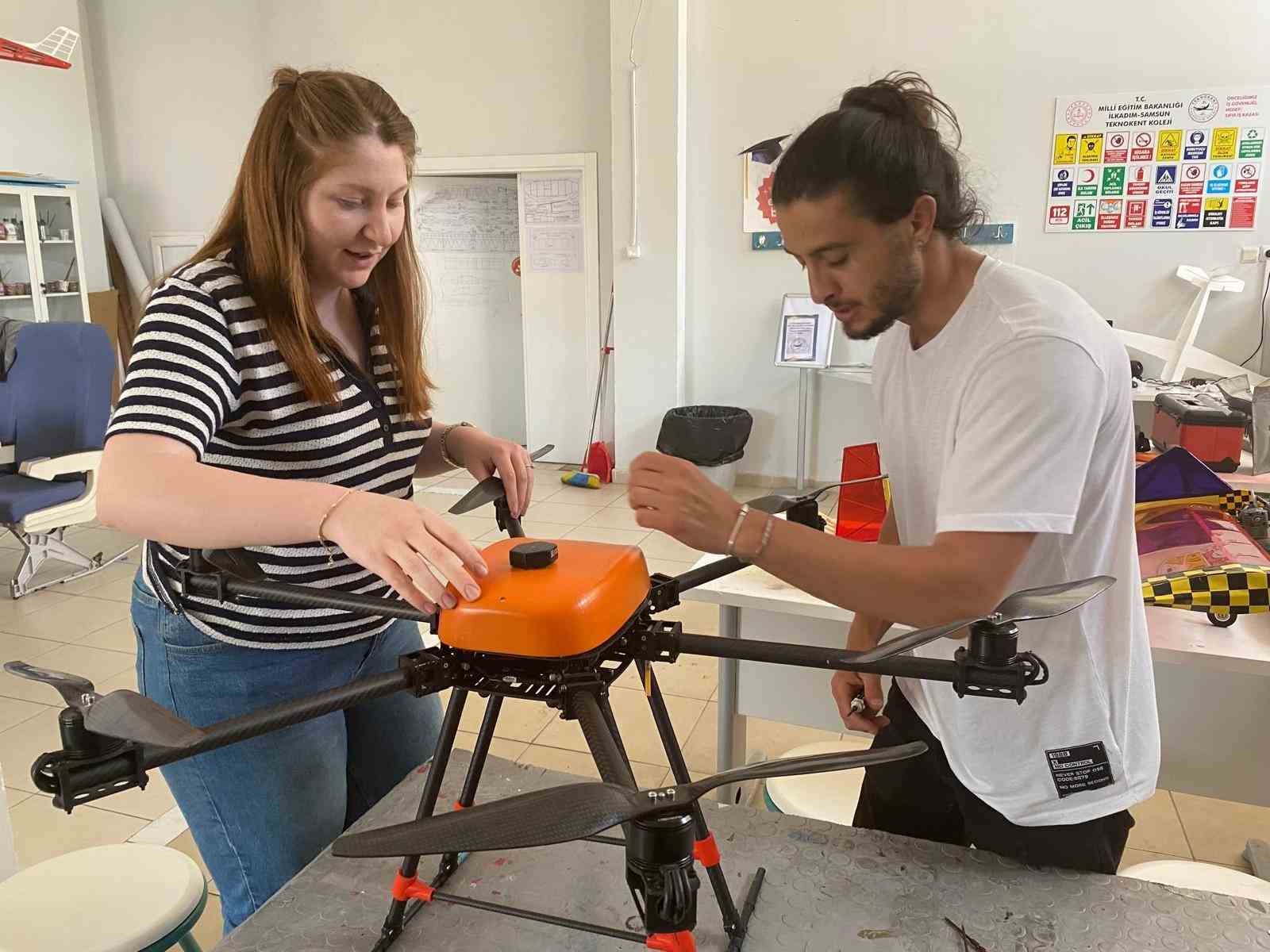 İHA eğitimiyle öğretmenler geleceğin projelerine hazırlanıyor