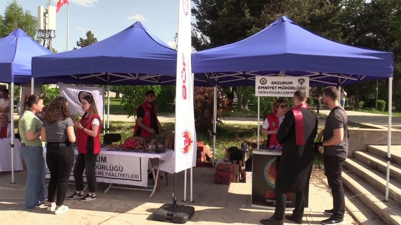 &Ouml;ğrenciler ter&ouml;r faaliyetleri hakkında bilgilendirildi
